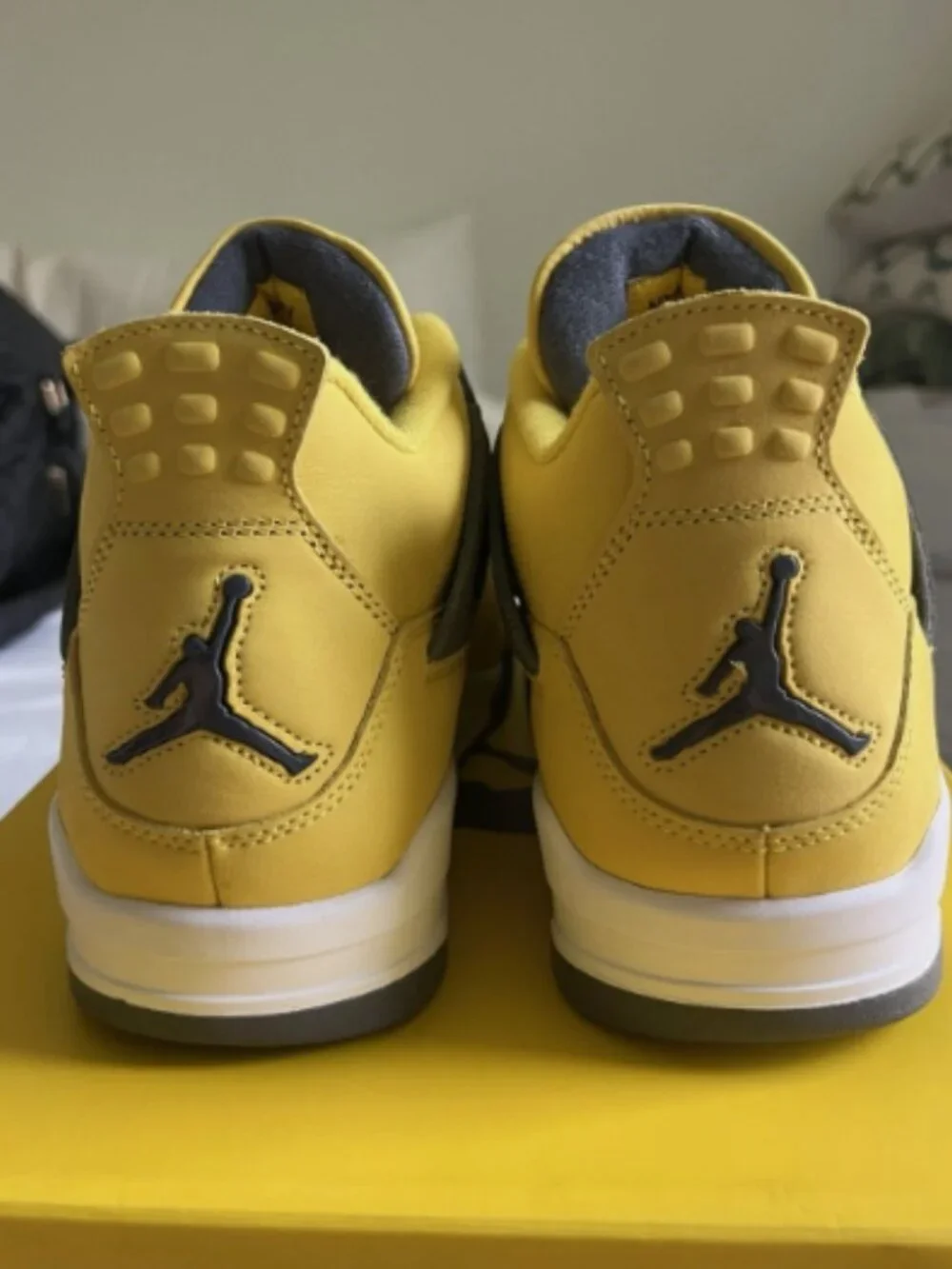 Nike Air Jordan 4 Retro Lightning Yellow